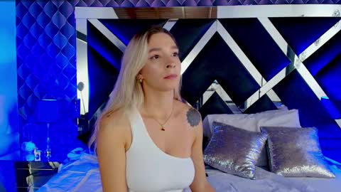 victtoria lee online show from March 11, 9:59 pm