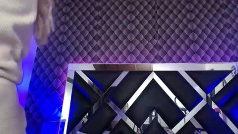 victtoria lee online show from November 18, 7:07 pm