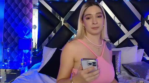 victtoria lee online show from May 16, 1:02 am