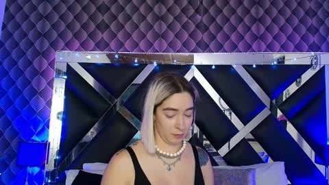victtoria lee online show from June 6, 7:29 pm
