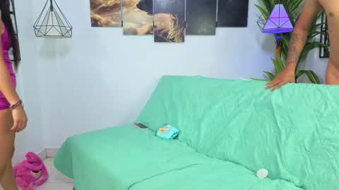 Snapshot of vida_web chatting on October 14, 12:50 pm HADE  LEONEL  ALEX online show from October 14, 12:50 pm