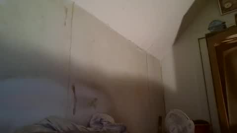 vids1977 online show from January 3, 2:43 am