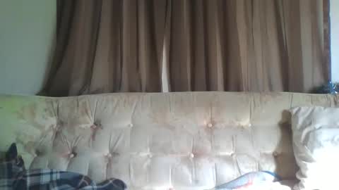 Snapshot of vids1977 chatting on October 4, 4:27 pm vids1977 online show from October 4, 4:27 pm