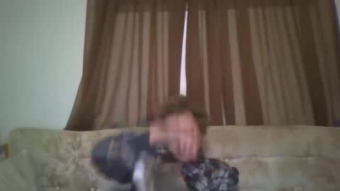 Snapshot of vids1977 chatting on October 10, 4:22 am vids1977 online show from October 10, 4:22 am