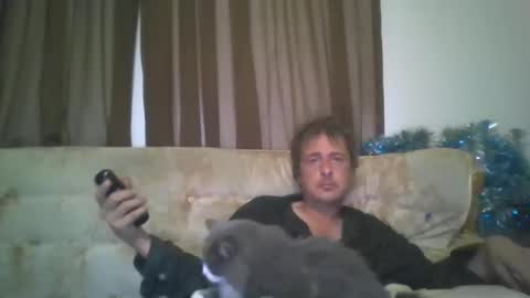 Snapshot of vids1977 chatting on October 13, 2:00 am vids1977 online show from October 13, 2:00 am