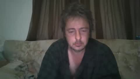 Snapshot of vids1977 chatting on October 19, 7:31 am vids1977 online show from October 19, 7:31 am