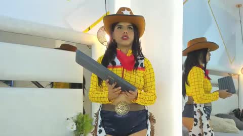 Viic  online show from October 31, 8:10 pm