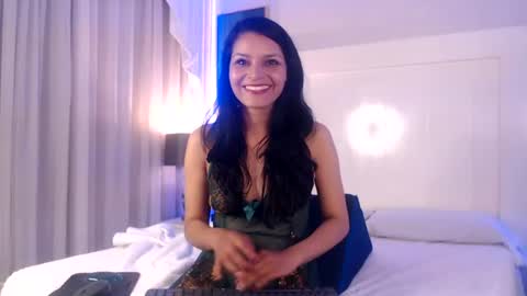 Violeth Smith online show from June 27, 3:50 pm