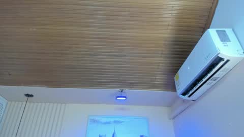 Viiolett online show from February 28, 7:35 pm