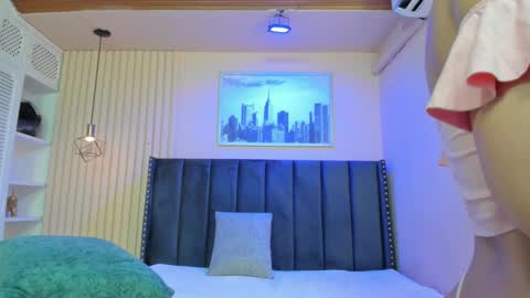 Viiolett online show from March 12, 7:53 pm