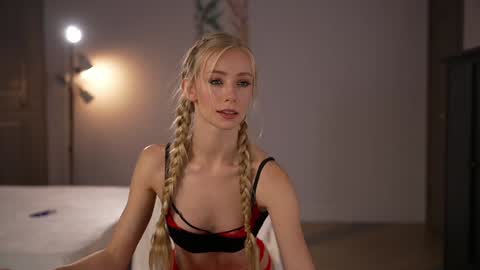 vika54784 online show from October 31, 5:52 am