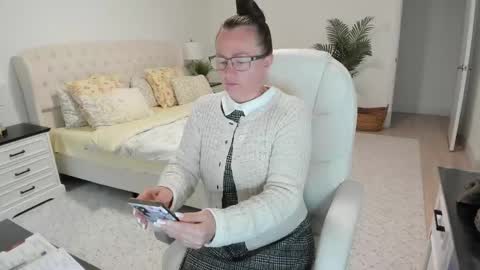 Ukrainian-woman online show from June 5, 11:16 am