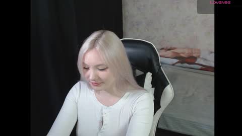 Snapshot of vikapowers chatting on March 29, 7:03 pm vikapowers online show from March 29, 7:03 pm