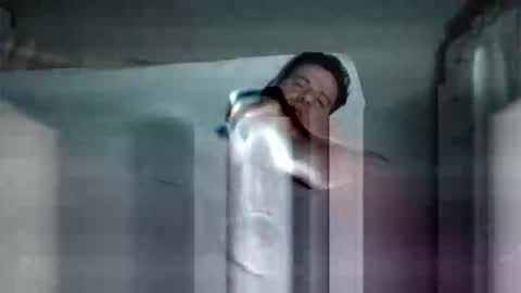 Snapshot of vikbika2 chatting on March 4, 1:55 am Tom reunz online show from March 4, 1:55 am