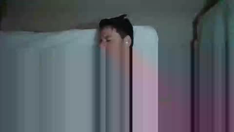 Snapshot of vikbika2 chatting on March 15, 6:41 am Tom reunz online show from March 15, 6:41 am