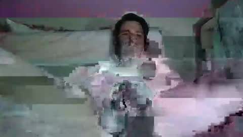 Snapshot of vikbika2 chatting on March 16, 6:06 am Tom reunz online show from March 16, 6:06 am