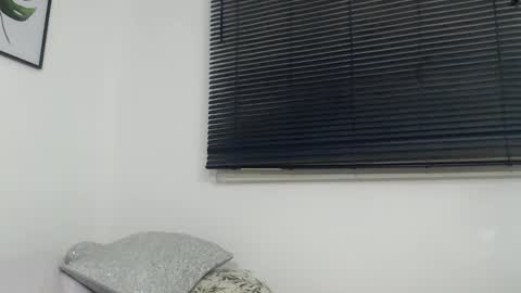 Viki Mom  online show from December 20, 5:57 am