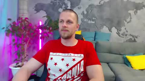 Snapshot of vikingchrisss chatting on July 28, 12:48 pm vikingchrisss online show from July 28, 12:48 pm