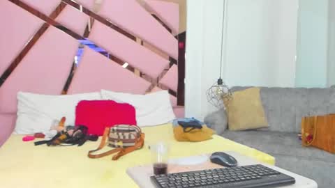 vikiTomson online show from February 12, 12:33 pm