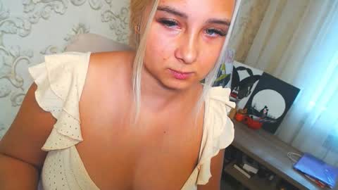 Snapshot of vikiwaitingforyou chatting on October 15, 10:04 am Vitoria online show from October 15, 10:04 am