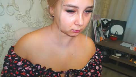 Snapshot of vikiwaitingforyou chatting on November 30, 10:52 am Vitoria online show from November 30, 10:52 am