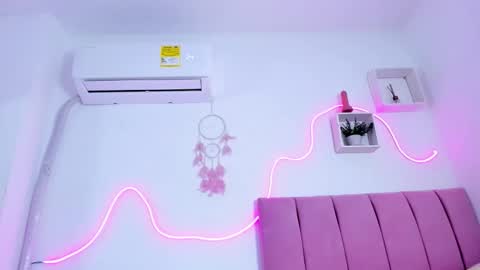 Snapshot of vikoparker chatting on November 25, 3:12 pm victoria online show from November 25, 3:12 pm