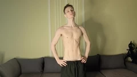 Max online show from November 23, 9:25 pm