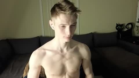 Max online show from November 28, 3:47 pm