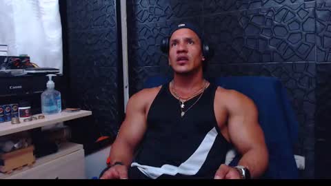 Viktor Herrera online show from December 12, 5:59 pm