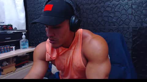 Viktor Herrera online show from December 19, 3:19 pm