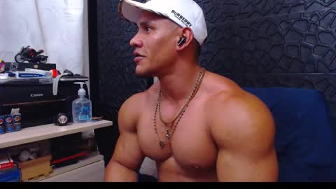 Viktor Herrera online show from December 31, 8:56 pm