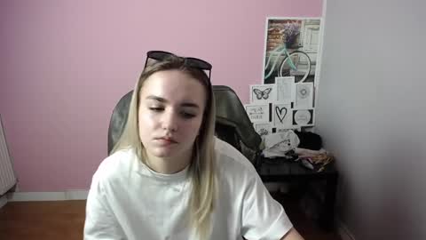 viktoria_lovely online show from March 9, 12:20 pm