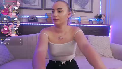 Snapshot of viktoriablue chatting on October 8, 5:10 pm Viktoria online show from October 8, 5:10 pm