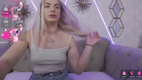 Snapshot of viktoriablue chatting on October 10, 3:33 pm Viktoria online show from October 10, 3:33 pm