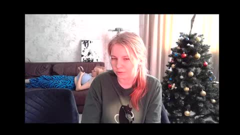 Snapshot of viktorlonsky chatting on December 24, 9:28 am viktorlonsky online show from December 24, 9:28 am