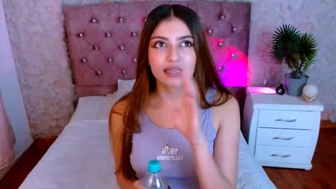 viky_evanss online show from February 16, 7:32 pm