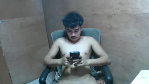 Snapshot of vin_17 chatting on April 7, 3:29 am Call me Marvin online show from April 7, 3:29 am