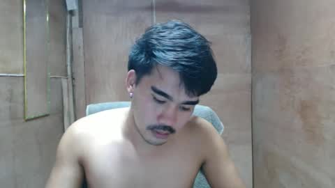 Snapshot of vin_17 chatting on April 21, 2:51 am Call me Marvin online show from April 21, 2:51 am