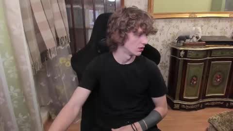 Snapshot of vince__dice chatting on March 20, 8:46 pm Dimoooooon online show from March 20, 8:46 pm