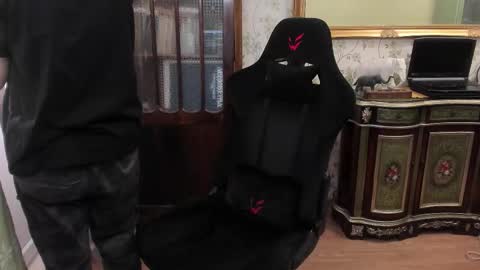 Snapshot of vince__dice chatting on March 28, 7:52 am Dimoooooon online show from March 28, 7:52 am