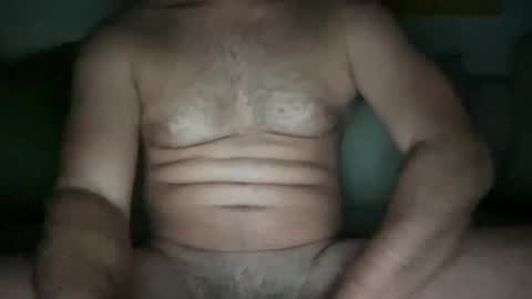 Snapshot of vincee2 chatting on December 12, 12:27 am vincee2 online show from December 12, 12:27 am