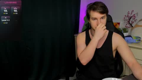 Vincent Strong online show from November 1, 8:05 am