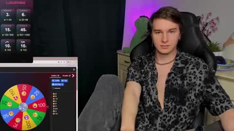 Vincent Strong online show from November 8, 9:09 am