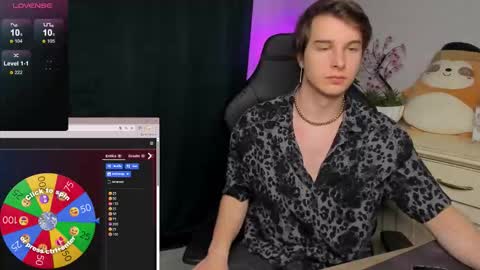 Vincent Strong online show from November 19, 8:14 am