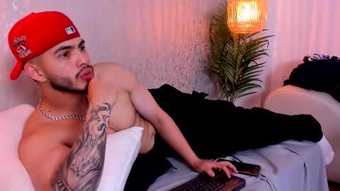 Vincent online show from October 9, 4:10 am