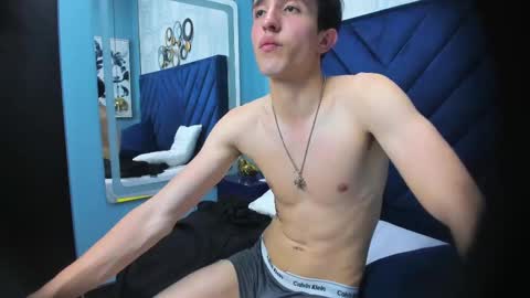 Snapshot of vinniematte chatting on February 7, 7:29 am vinniematte online show from February 7, 7:29 am