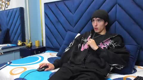 Snapshot of vinniematte chatting on February 28, 2:53 am vinniematte online show from February 28, 2:53 am