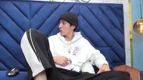 Snapshot of vinniematte chatting on March 5, 3:08 am vinniematte online show from March 5, 3:08 am