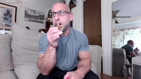 Vinny Marchegiano online show from September 17, 3:35 pm