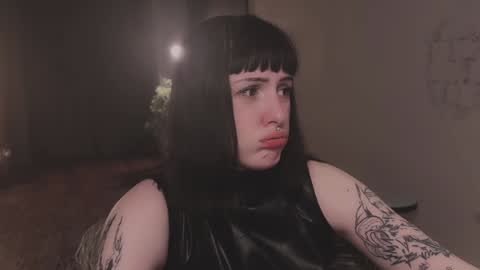 Diva Silvia online show from December 7, 9:33 pm